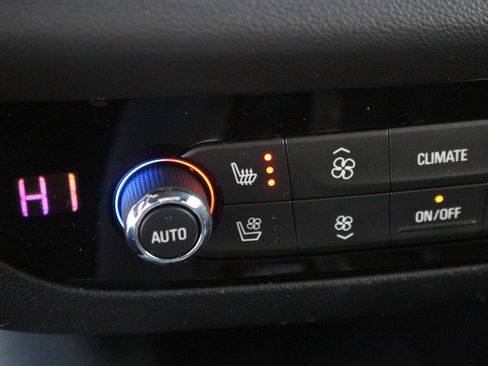 Used 2022 Buick Enclave Premium w/ Experience Buick Package image 29