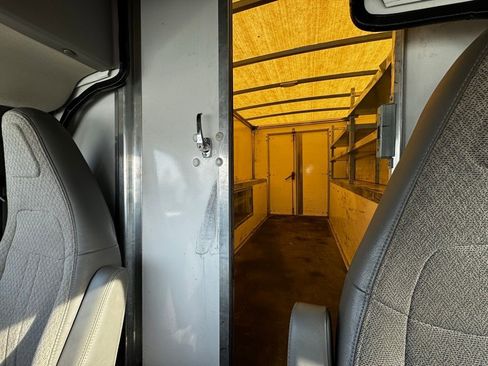 Used 2016 Chevrolet Express 3500 image 27