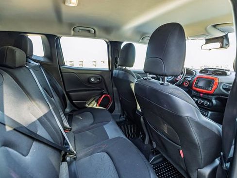 Used 2017 Jeep Renegade Trailhawk image 21