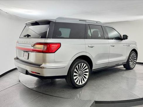 Used 2018 Lincoln Navigator Reserve AWD/4WD image 8
