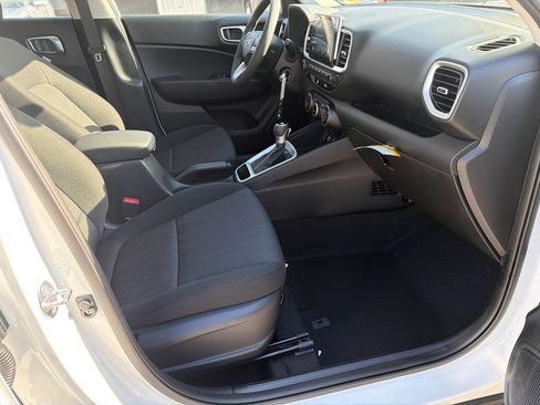 New 2026 Hyundai Venue SE image 13