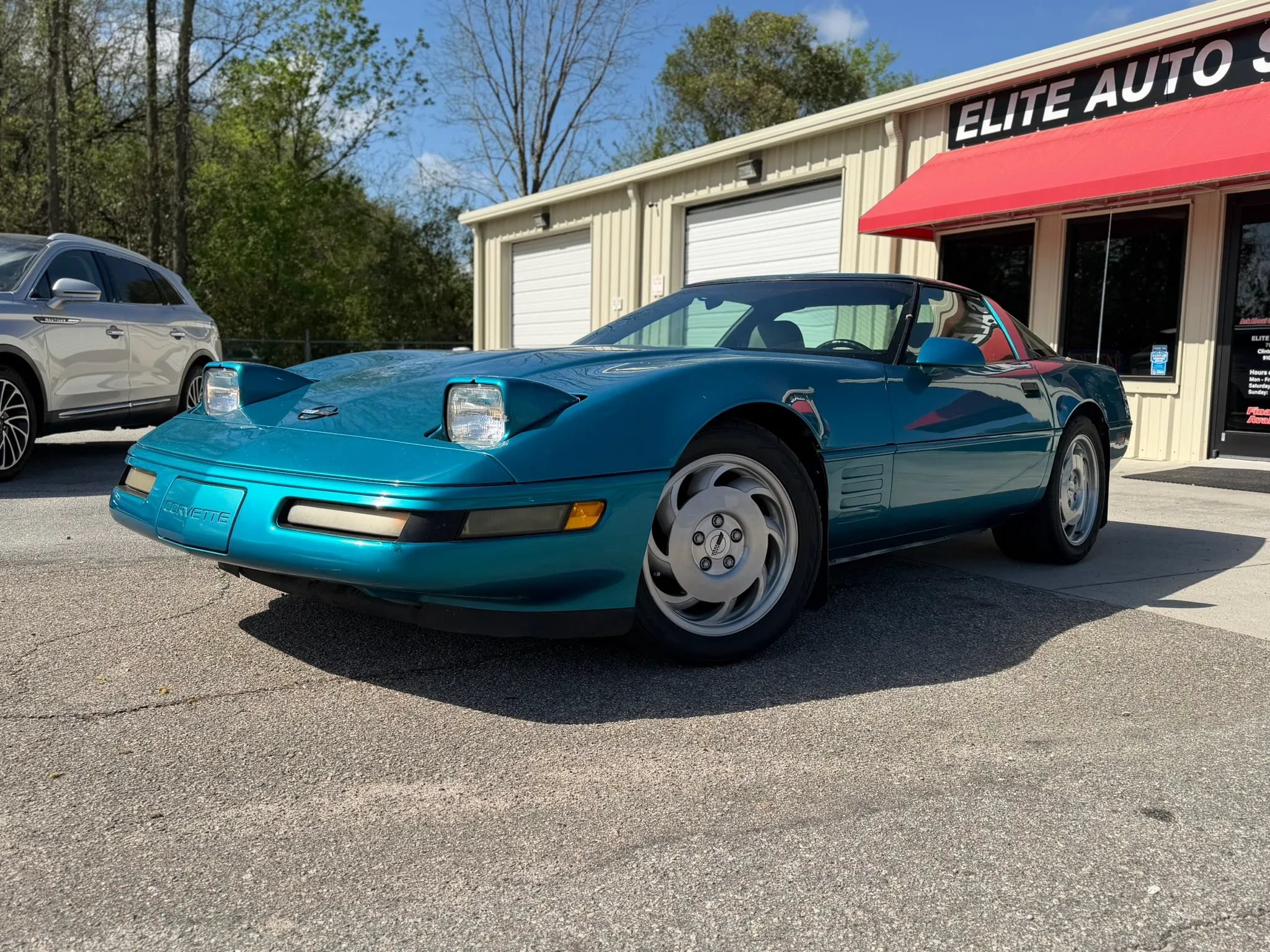 Used 1994 Chevrolet Corvette Coupe RWD image 2