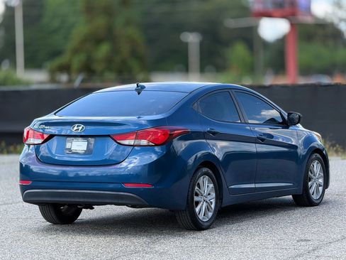 Used 2016 Hyundai Elantra SE w/ Option Group 02 FWD image 9