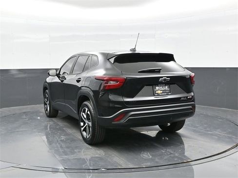 Used 2024 Chevrolet Trax RS w/ Driver Confidence Package image 5