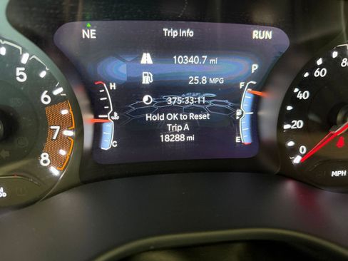 Used 2025 Jeep Compass Limited image 40