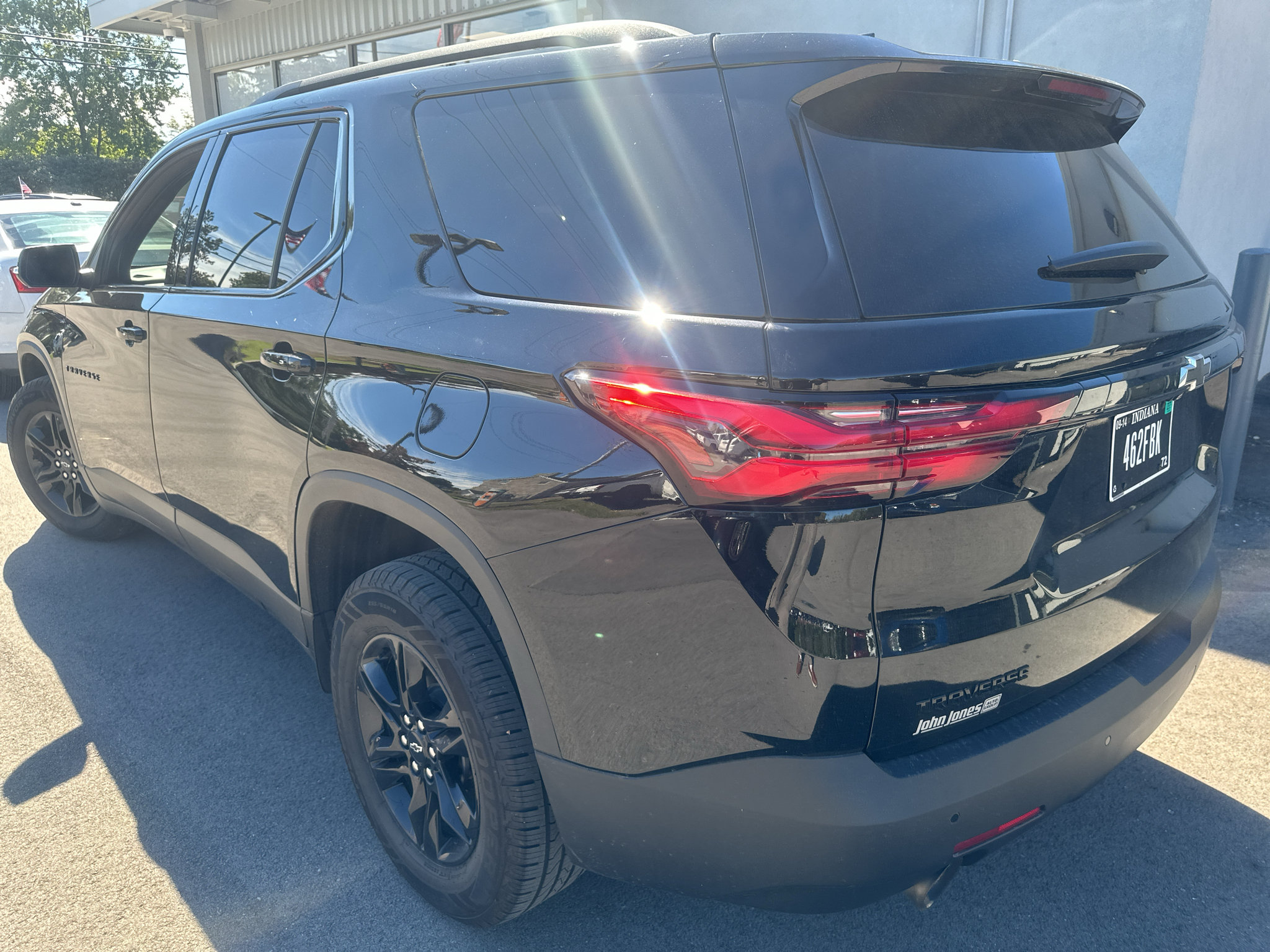 Used 2022 Chevrolet Traverse LT w/ Midnight/Sport Edition FWD image 5