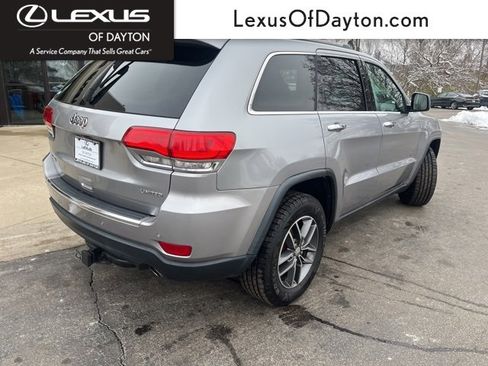 Used 2017 Jeep Grand Cherokee Limited w/ Luxury Group II image 4