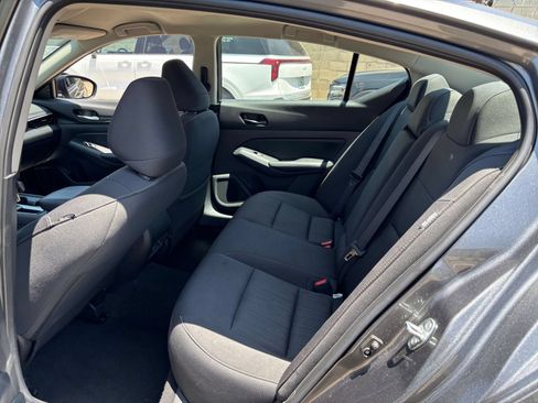 Used 2025 Nissan Altima 2.5 SV FWD image 27