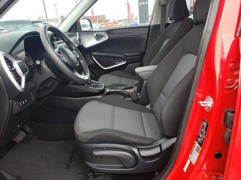 Certified 2023 Kia Soul LX w/ LX Technology Package FWD image 11