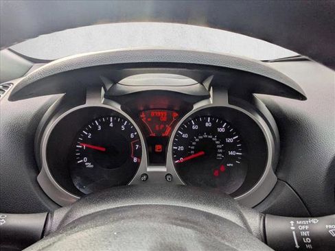 Used 2011 Nissan Juke SV image 17