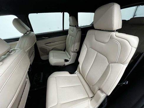 Used 2024 Jeep Grand Cherokee L Limited w/ Luxury Tech Group II image 31