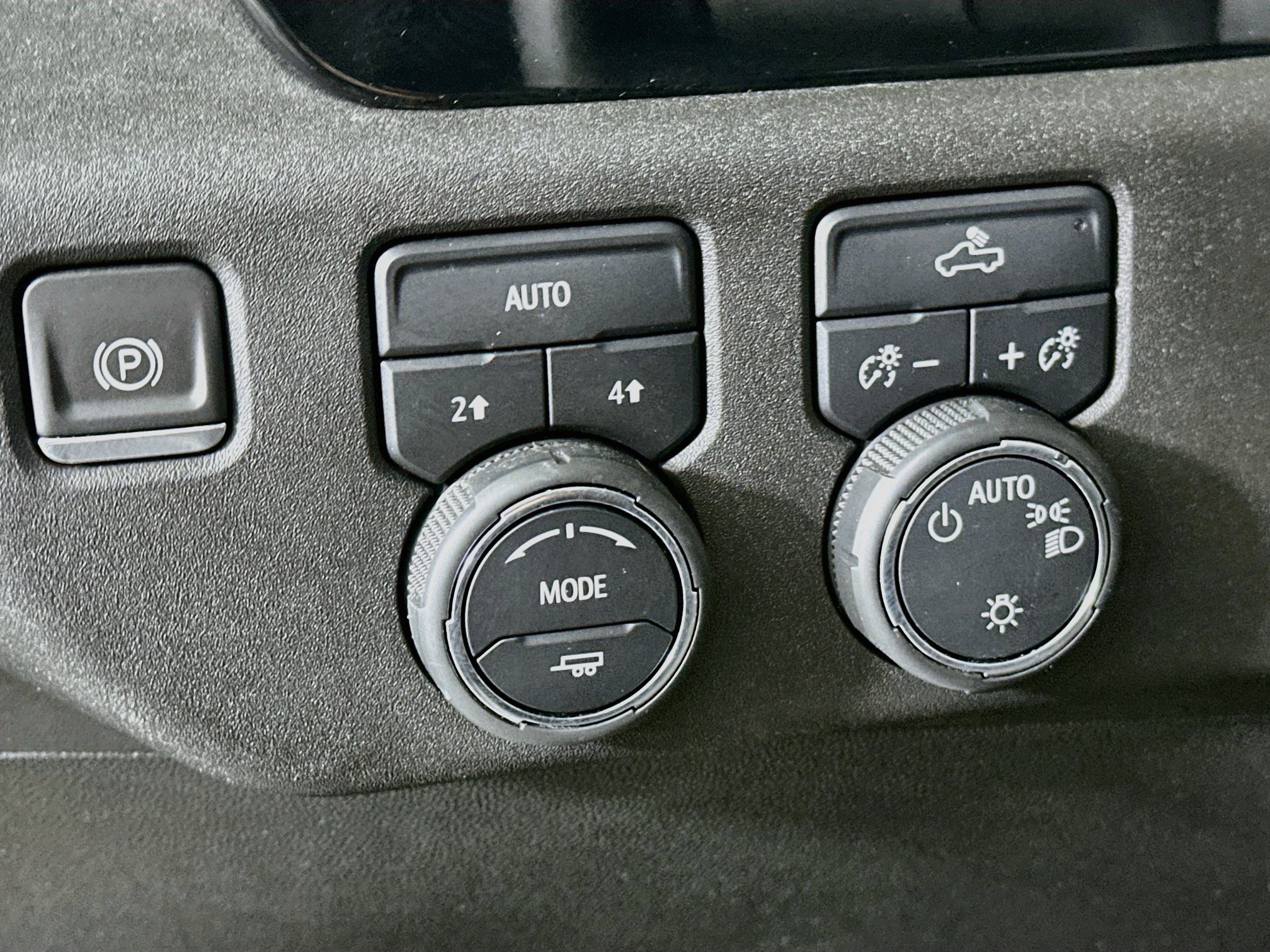 Used 2024 Chevrolet Silverado 1500 LT AWD/4WD image 16