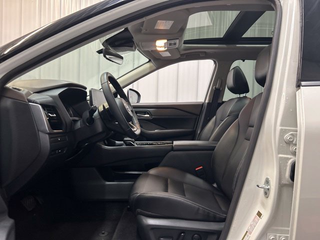 Used 2023 Nissan Rogue SL w/ SL Premium Package AWD/4WD image 12