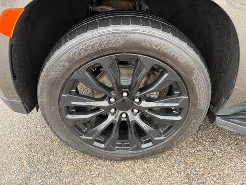 Used 2021 GMC Yukon XL Denali image 10