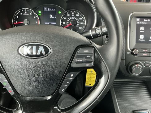Used 2017 Kia Forte S image 13