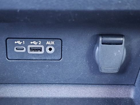 Used 2022 Nissan Altima 2.5 SV AWD/4WD image 12