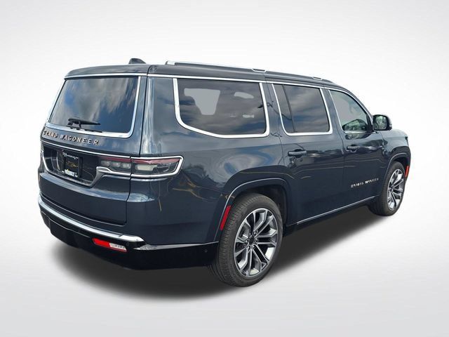Used 2025 Jeep Grand Wagoneer Series III w/ HD Trailer Tow Package AWD/4WD image 8