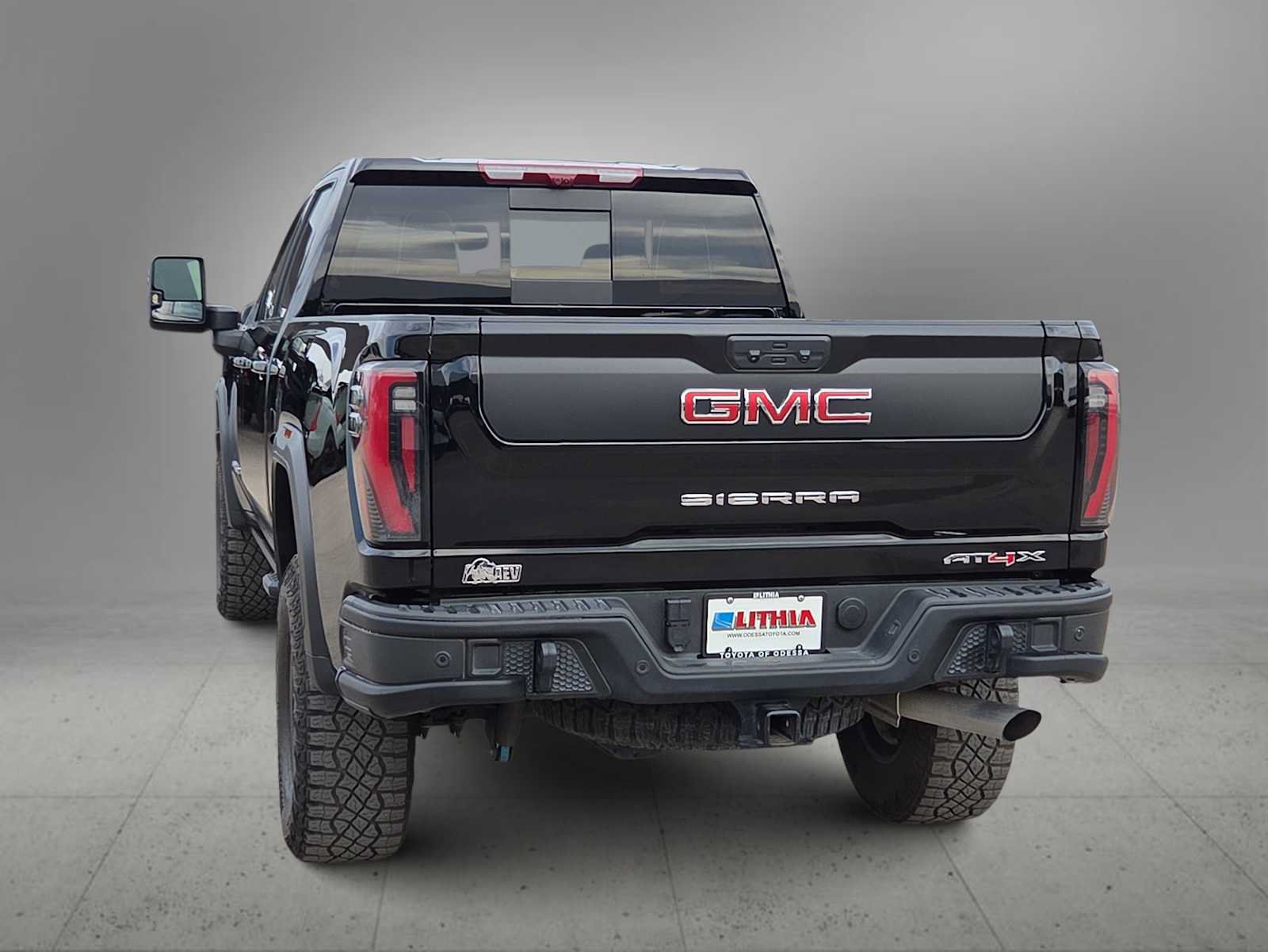 Used 2025 GMC Sierra 2500 AT4X w/ AT4X AEV Edition AWD/4WD image 7