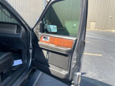 Used 2012 Lincoln Navigator 4WD image 45
