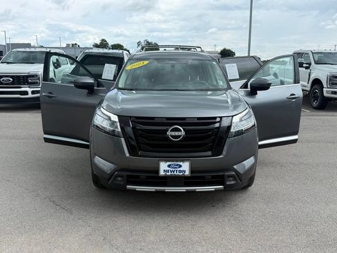 Used 2023 Nissan Pathfinder Platinum AWD/4WD image 25
