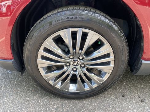 Used 2021 Toyota Venza Limited w/ Advanced Technology Package AWD/4WD image 16