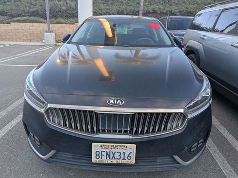 Used 2018 Kia Cadenza Technology image 2