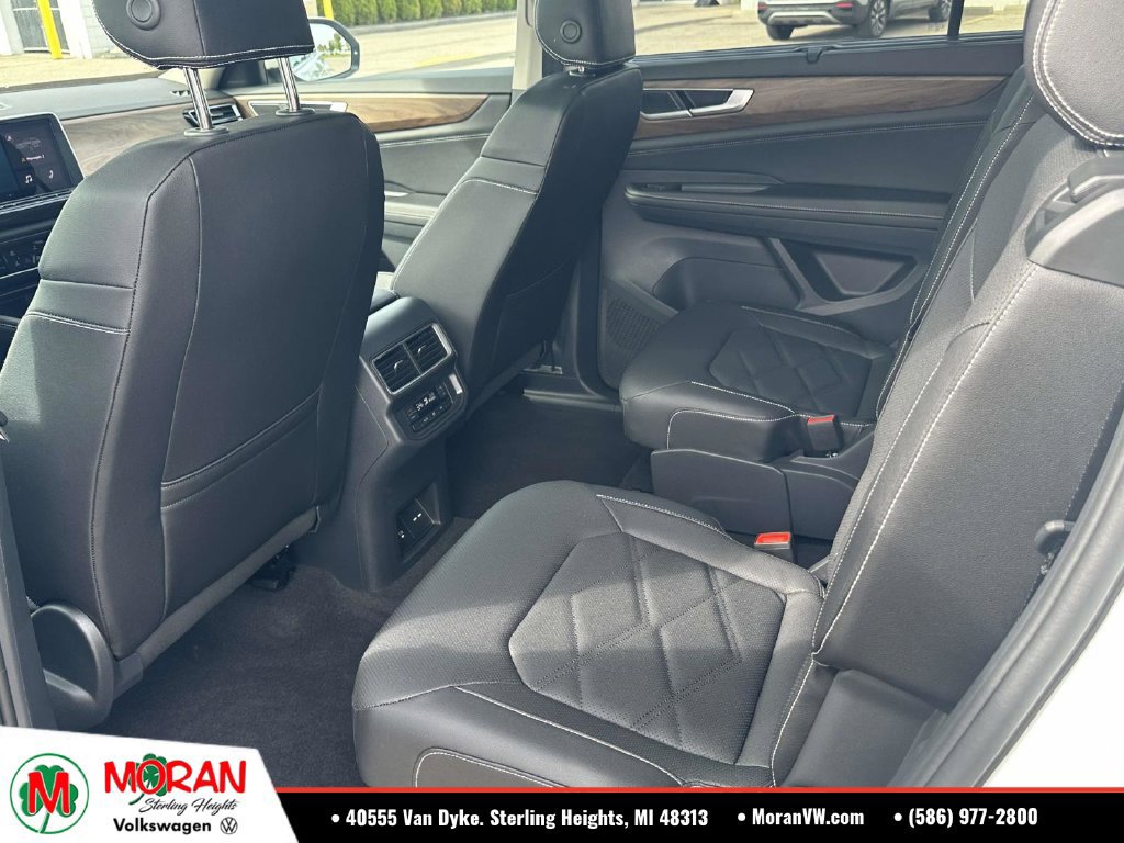Certified 2026 Volkswagen Atlas SE w/ Panoramic Sunroof Package AWD/4WD image 12
