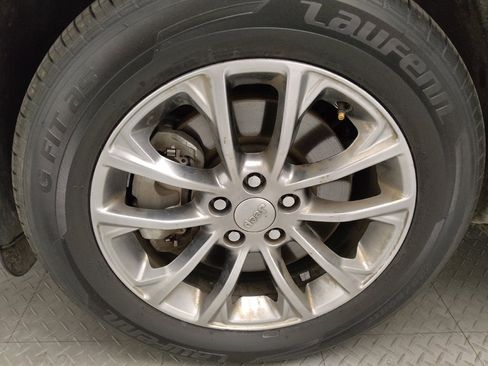 Used 2020 Jeep Cherokee Latitude Lux w/ Quick Order Package 26H Lux image 31