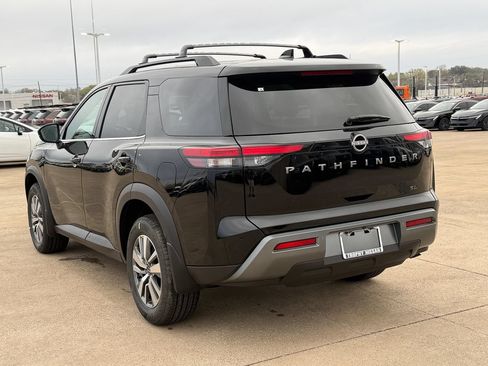 New 2026 Nissan Pathfinder SL FWD image 7