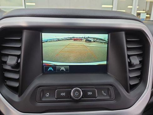 Used 2019 GMC Acadia SLE image 25