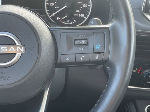 Used 2023 Nissan Rogue SL image 19