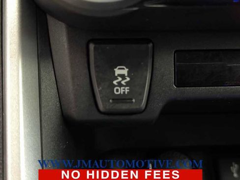 Used 2020 Toyota RAV4 XLE image 32