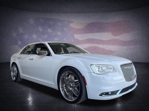 Used 2017 Chrysler 300 C RWD image 7