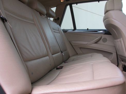 Used 2010 BMW X5 xDrive30i image 24