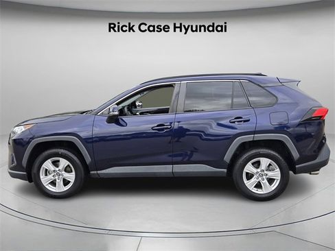 Used 2021 Toyota RAV4 XLE image 3