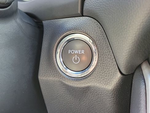 Used 2025 Toyota RAV4 XLE image 28