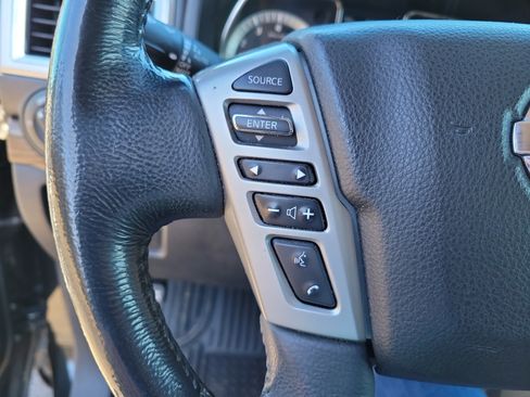 Used 2019 Nissan Titan SL w/ Chrome Package image 15