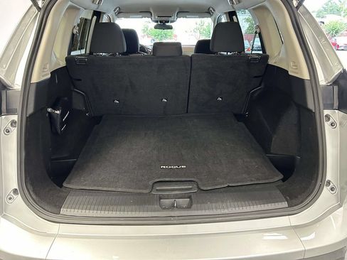 Used 2024 Nissan Rogue S AWD/4WD image 12