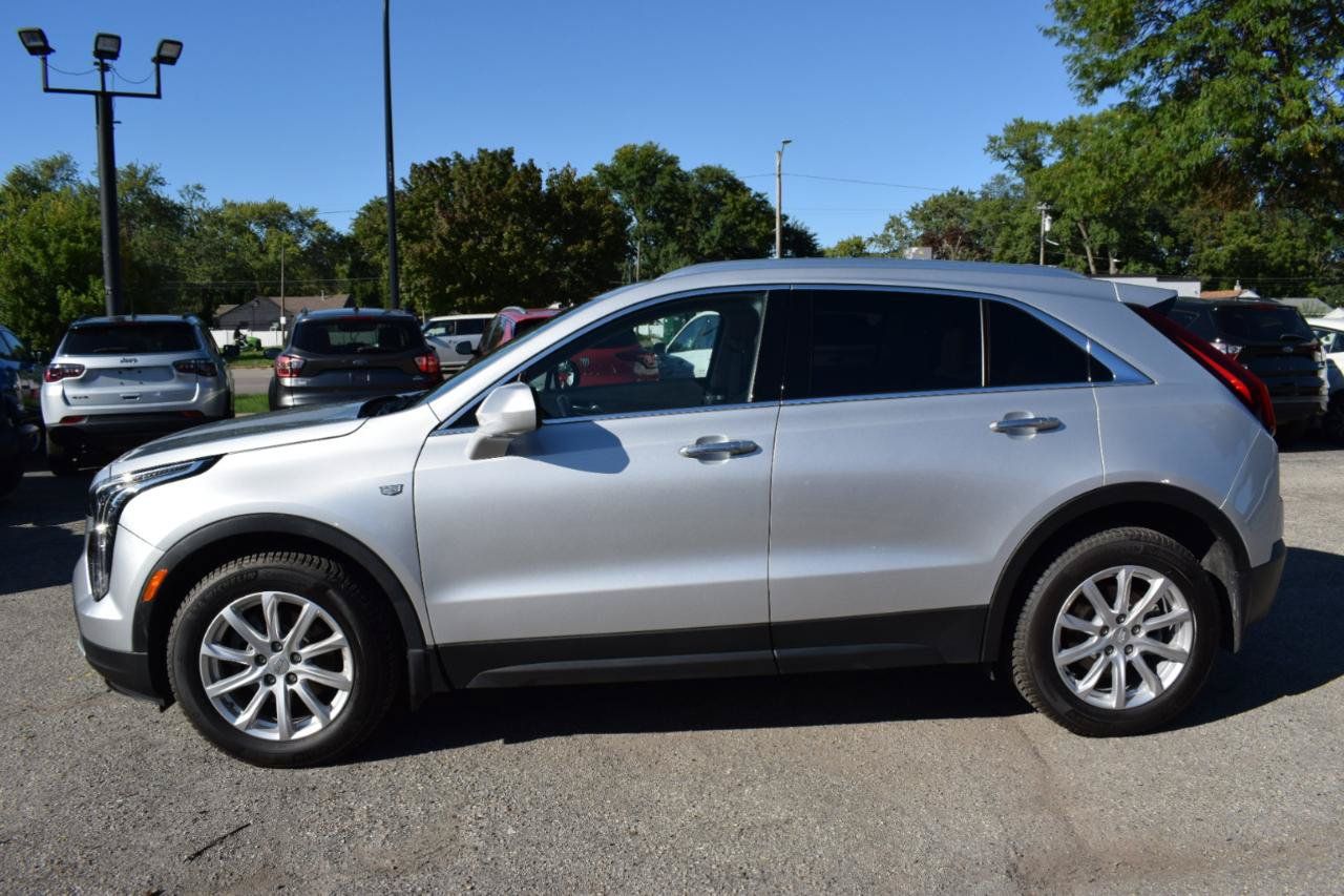 Used 2022 Cadillac XT4 Luxury w/ Cold Weather Package AWD/4WD image 9