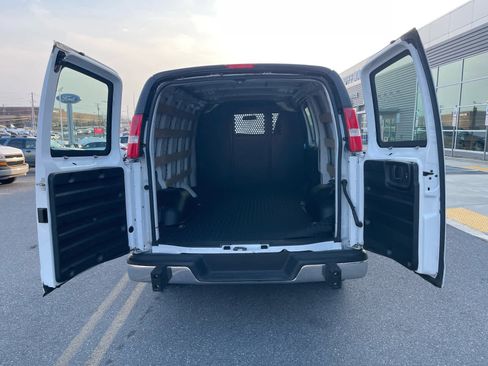 Used 2024 GMC Savana 2500 w/ Driver Convenience Package image 5