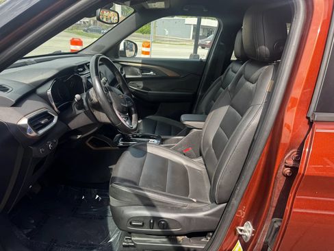 Used 2021 Chevrolet TrailBlazer ACTIV w/ Technology Package FWD image 9
