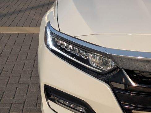 Used 2020 Honda Accord EX image 11