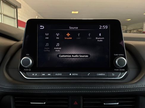 Used 2025 Nissan Rogue SV FWD image 30