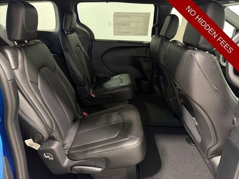 New 2026 Chrysler Pacifica Select w/ S Appearance Package FWD image 24