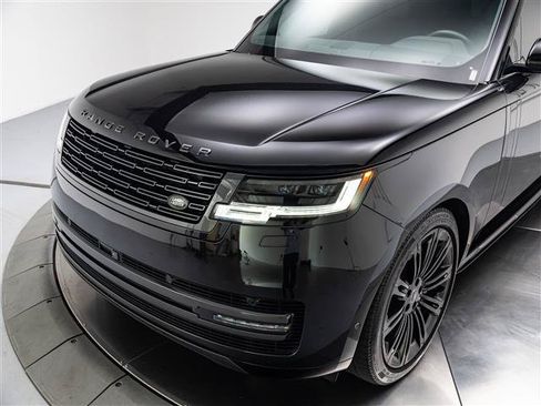 Used 2025 Land Rover Range Rover SE AWD/4WD image 9
