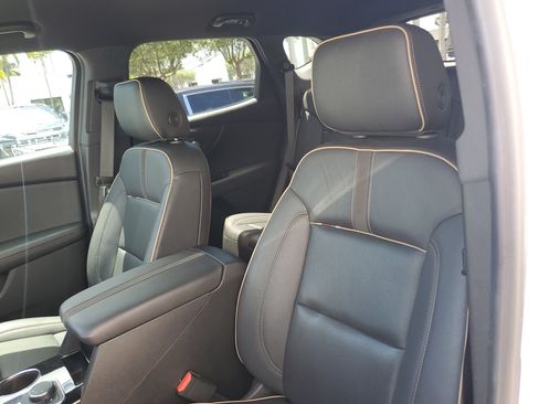 Used 2022 Chevrolet Blazer Premier FWD image 18