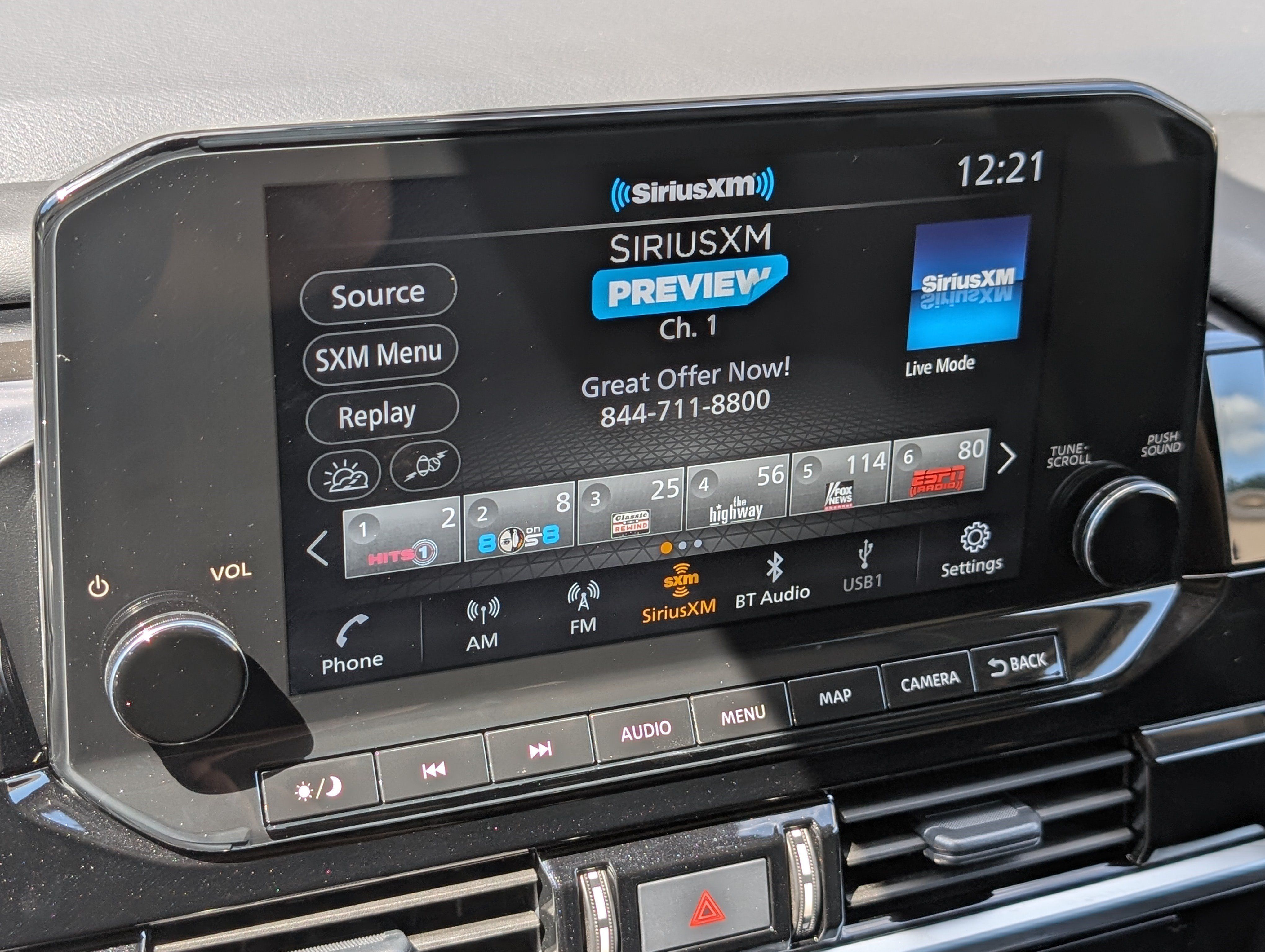 Used 2025 Nissan Pathfinder SL FWD image 30