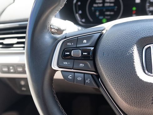 Used 2018 Honda Accord Touring image 6