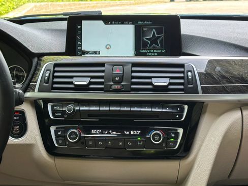Used 2017 BMW 330i xDrive Sedan AWD/4WD image 30