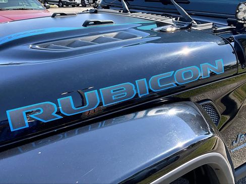 Used 2022 Jeep Wrangler Unlimited Rubicon w/ Cold Weather Group image 10